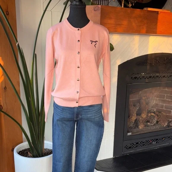 Chic Pink Button-Up Cardigan - Picture 9 of 9